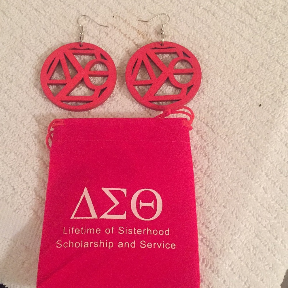 New Delta Sigma Theta small earrings w/pouch